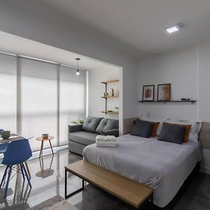 Contemporary Studio - Gru 1103